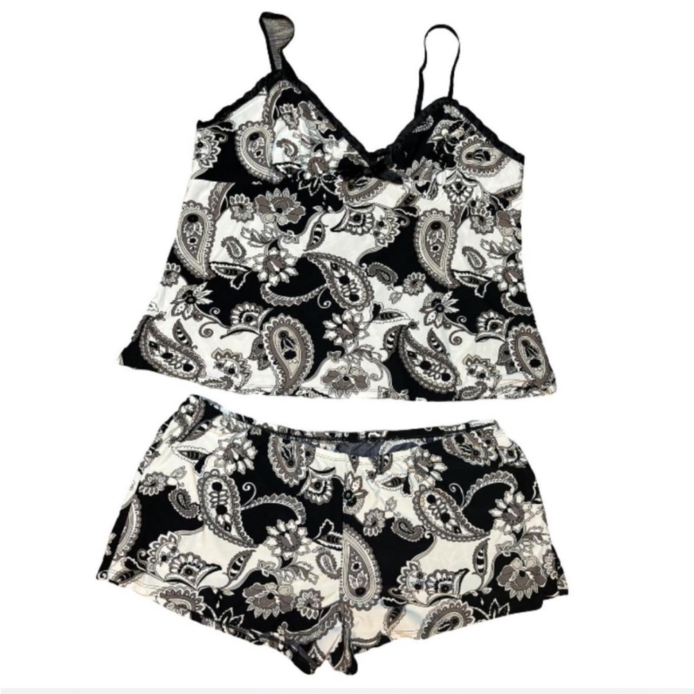 ⭐️3/$12⭐️ Elegant Black and White Paisley Women's Pajama Set
